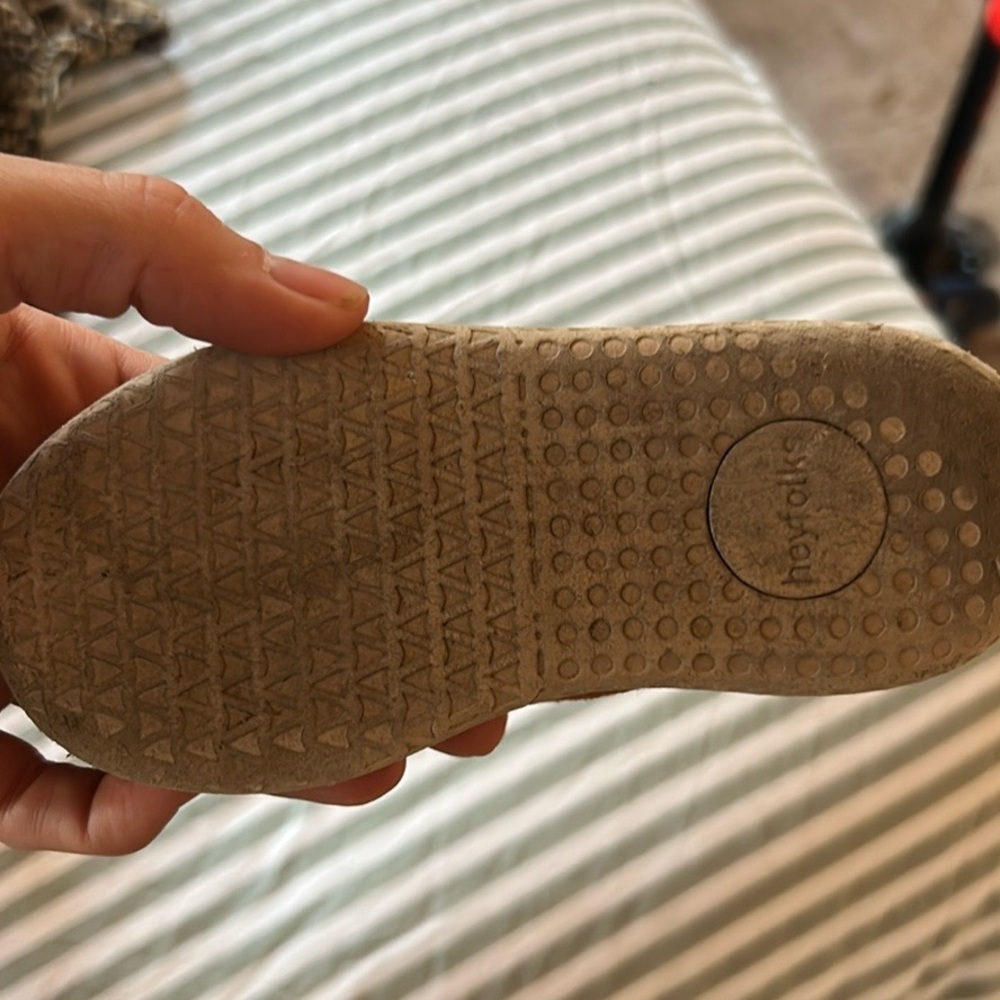 Hey folks brown toddler shoes c7